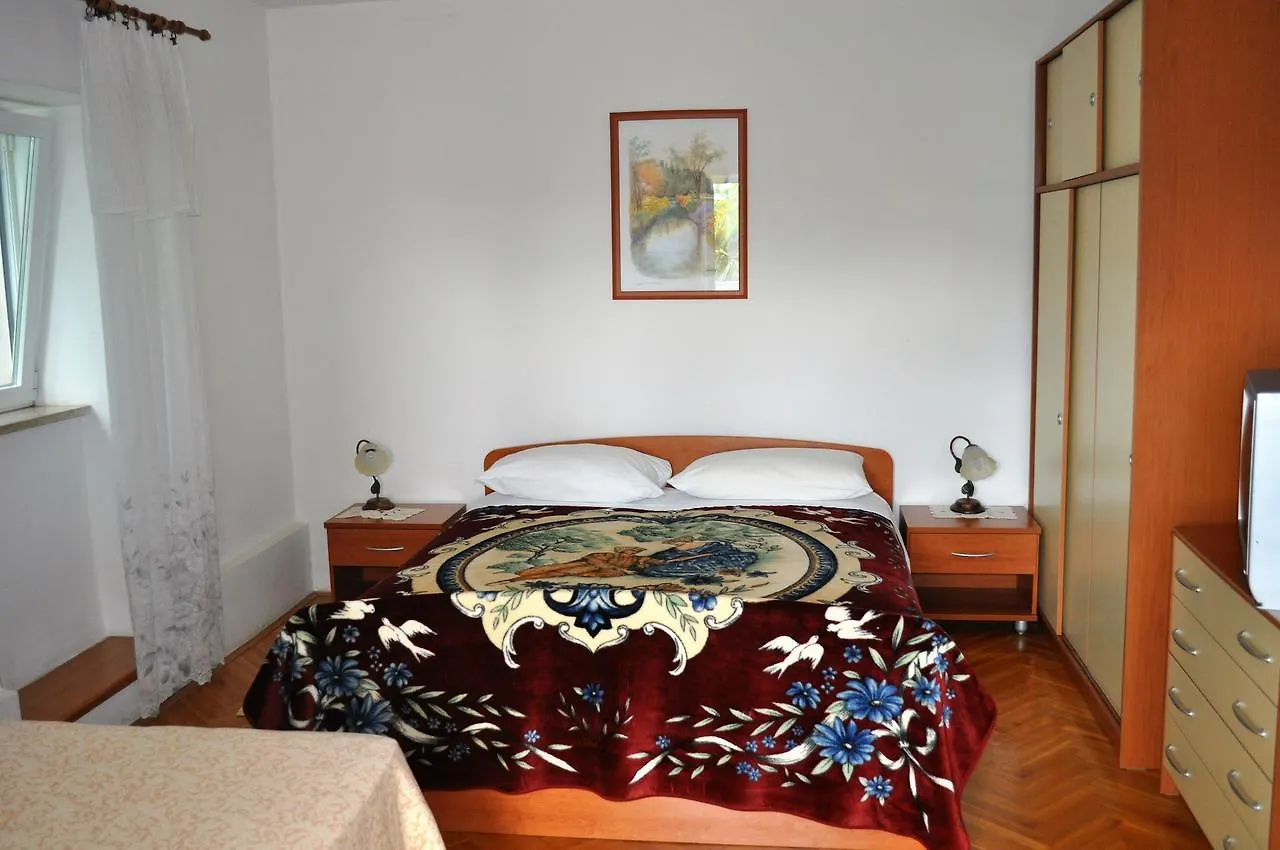 Bed & Breakfast Tri Srca Apartments & Rooms Funtana