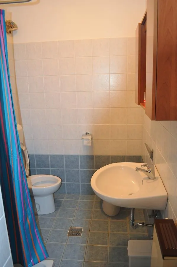 Bed & Breakfast Tri Srca Apartments & Rooms Funtana