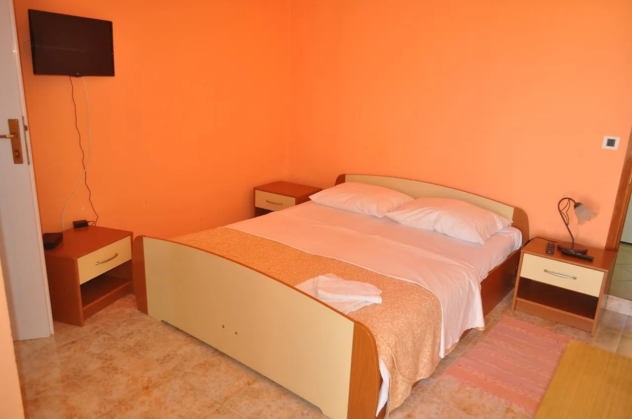 Tri Srca Apartments & Rooms Funtana