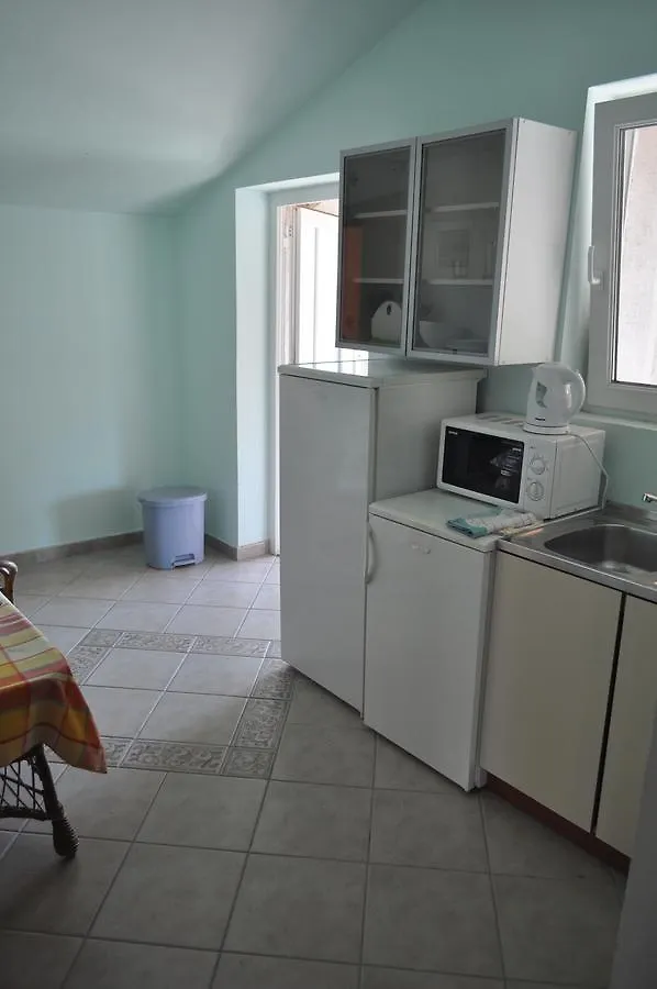 Bed & Breakfast Tri Srca Apartments & Rooms Funtana