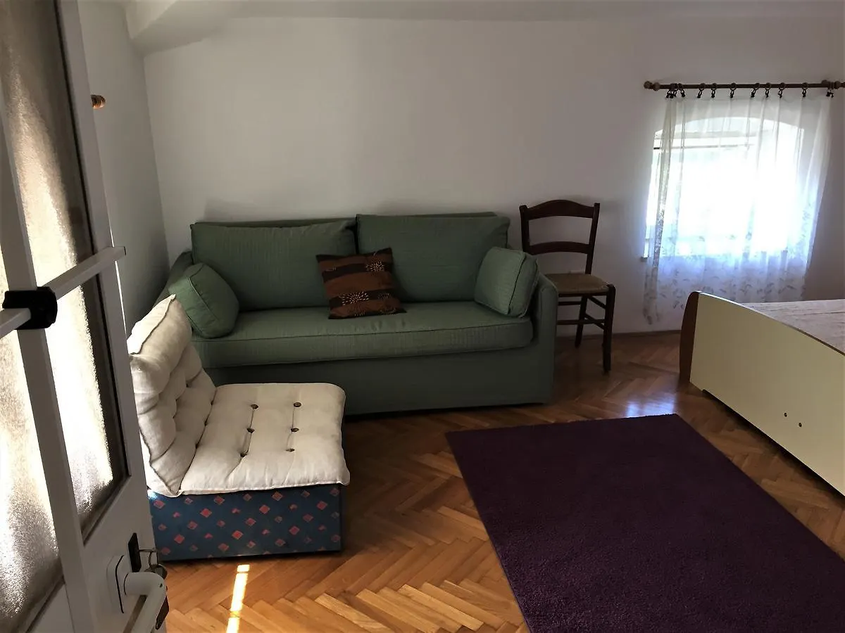 Bed & Breakfast Tri Srca Apartments & Rooms Funtana