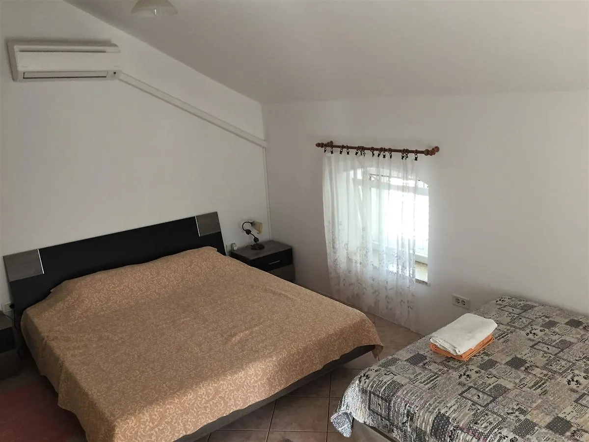 Tri Srca Apartments & Rooms Funtana