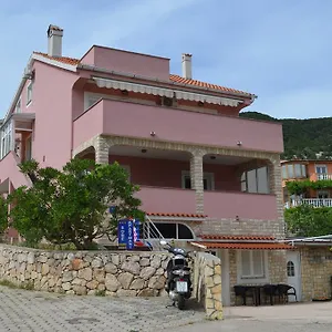 https://apartments-nensi-baska.primorje-gorskikotar.com