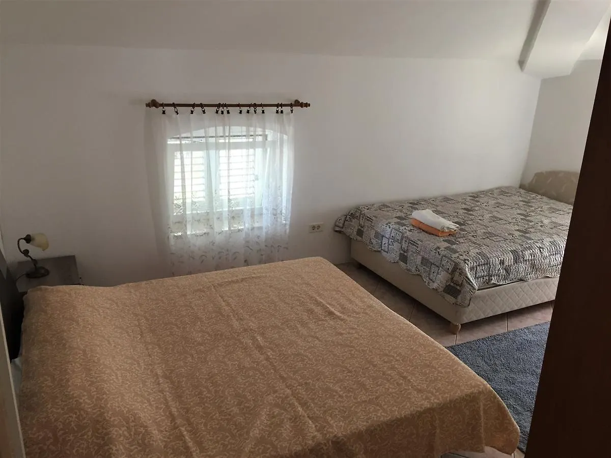 Bed & Breakfast Tri Srca Apartments & Rooms Funtana
